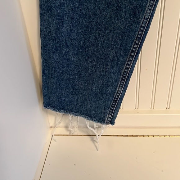 Everlane The Curvy Cheeky Straight Leg Jean with Distressed Hem - Picture 3 of 9